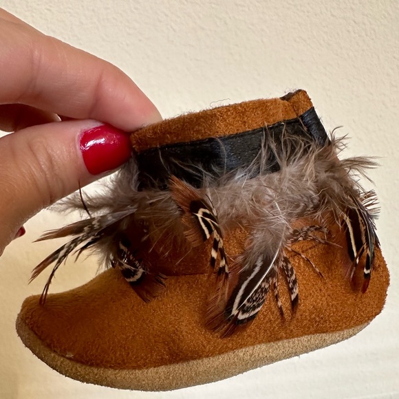 🤎EUC Gracious May Mocs Feather Boots - Picture 2 of 6